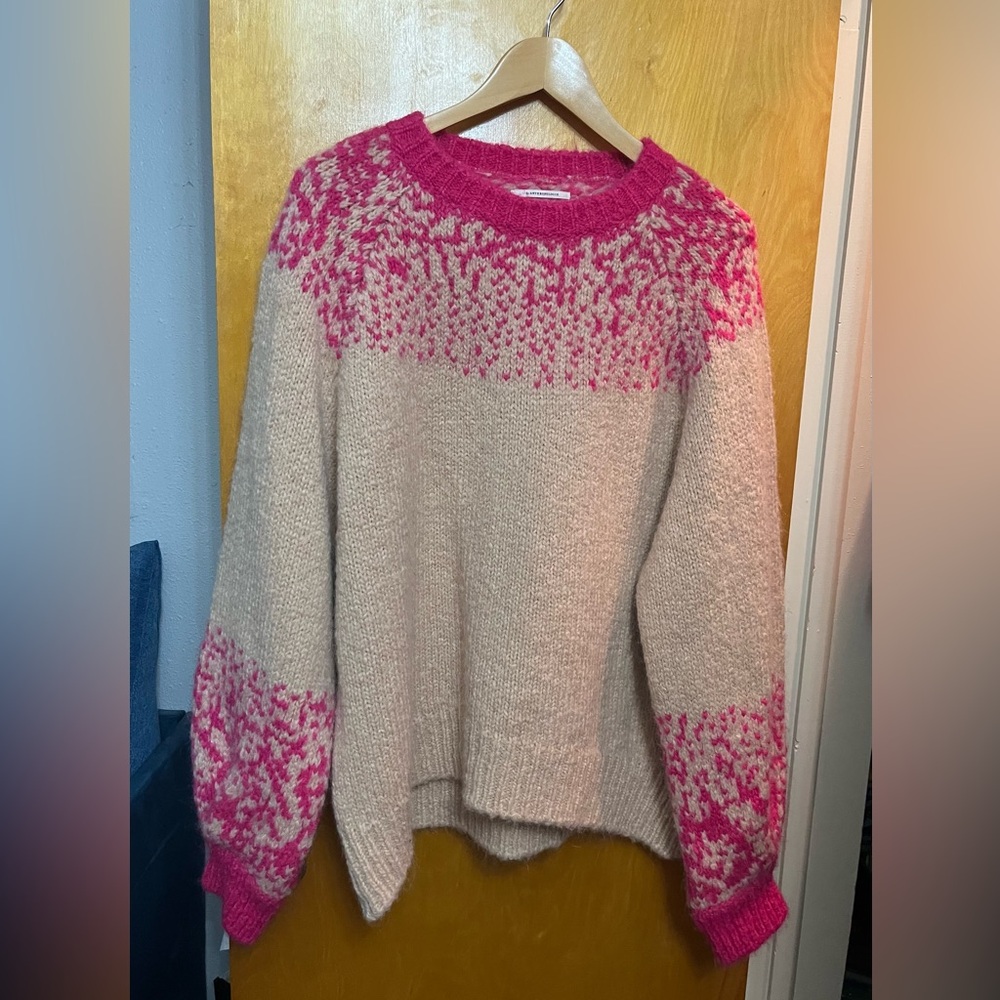 Gorgeous!! Cozy!! Oversized Anthropologie pink and cream sweater - size XL